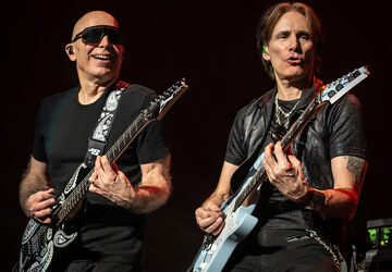 STEVE VAI (1. rész) A KASZKADŐRGITÁROS AKCIÓBAN: BEAT, G3, SATCH/VAI BAND!