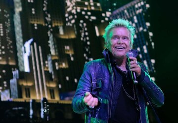 BULI LESZ: Budapestre érkezik Bily Idol.